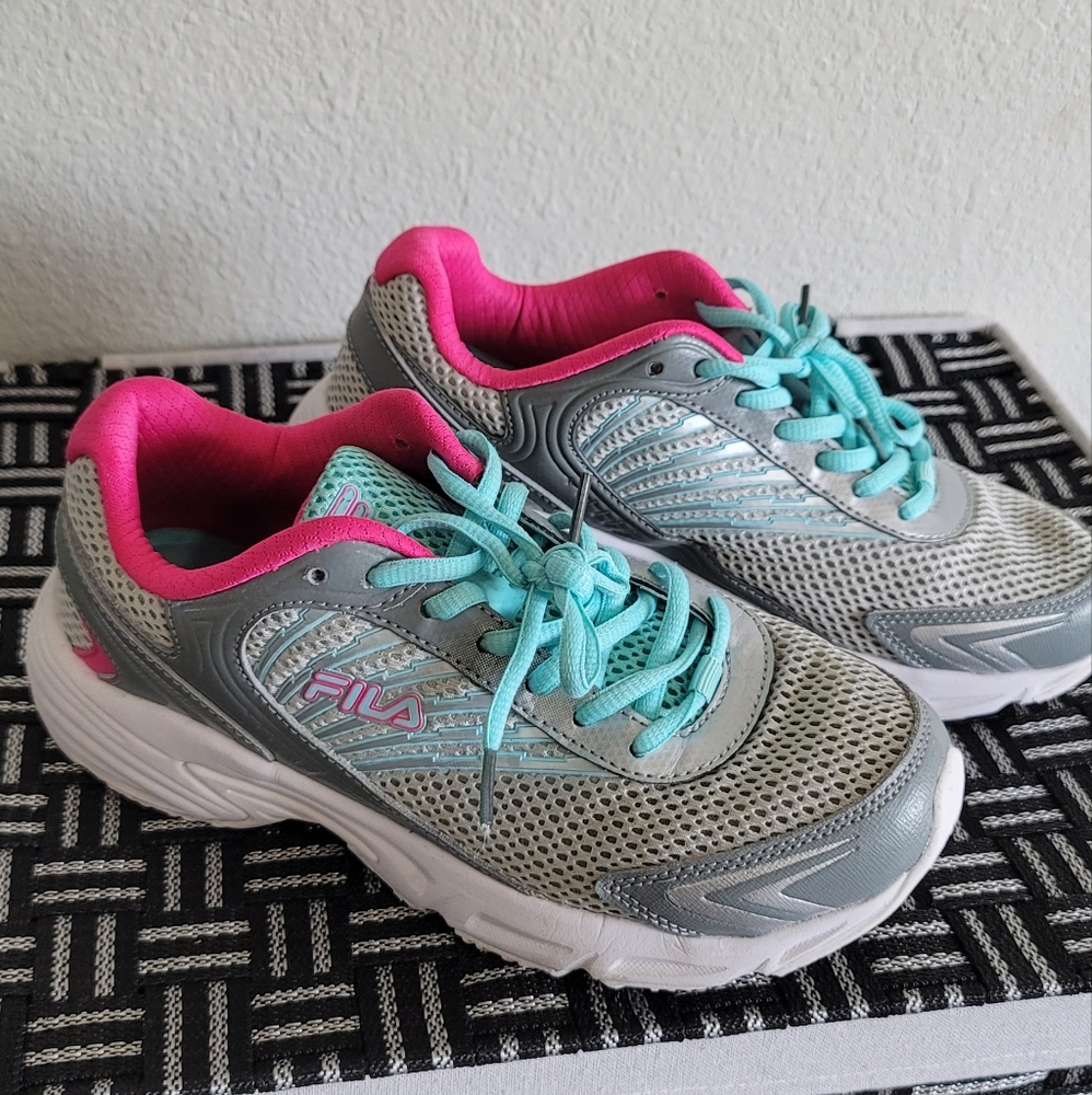 Fila non slip work shoes